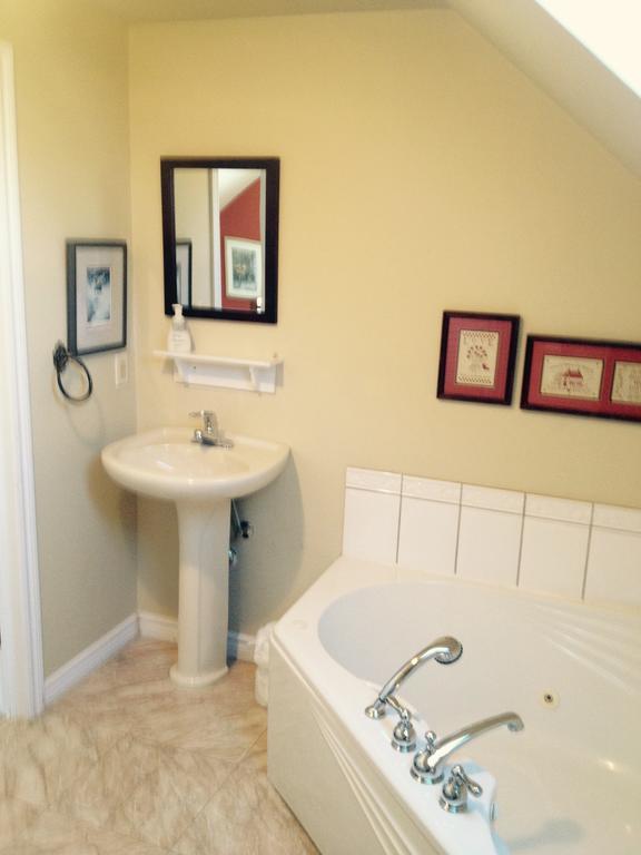 Mackenzie House B&B By Elevate Rooms Port Hawkesbury Εξωτερικό φωτογραφία