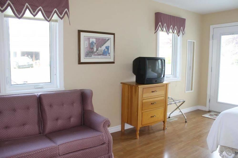 Mackenzie House B&B By Elevate Rooms Port Hawkesbury Εξωτερικό φωτογραφία